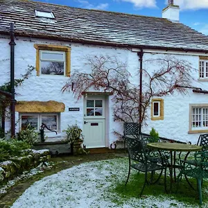 Westside Cottage: Yorkshire Dales Pet-friendly Retreat Holiday home Newby (Craven)